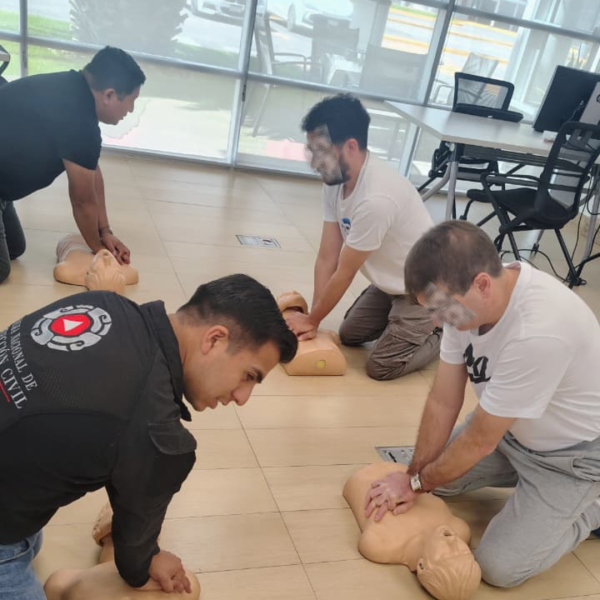 Capacitación en primeros auxilios nivel básico: fortaleciendo la seguridad en una empresa automotriz