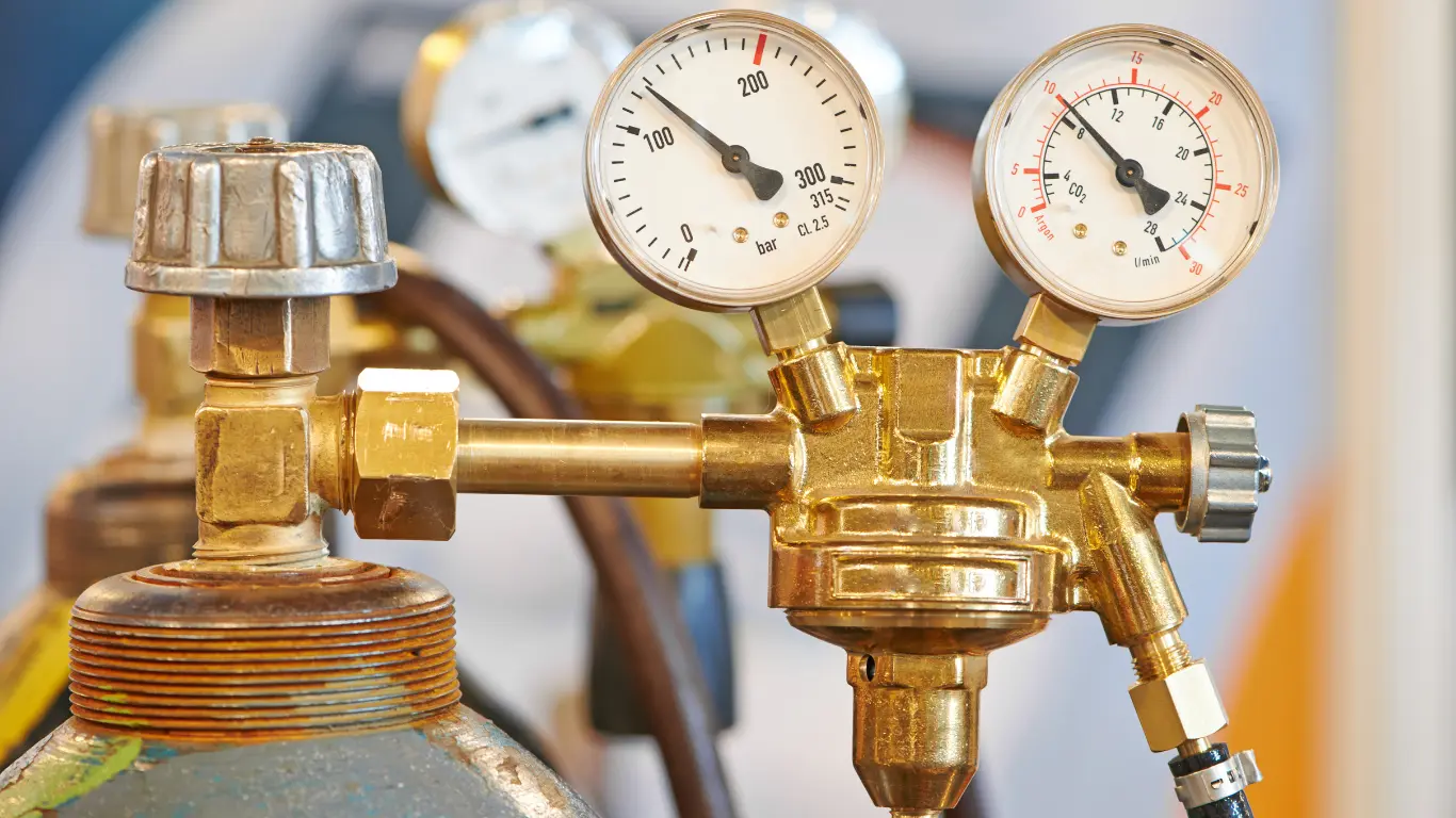 Lee más sobre el artículo Dictamen de Instalaciones de Gas (UVIE): La diferencia entre operar seguro y una bomba de tiempo