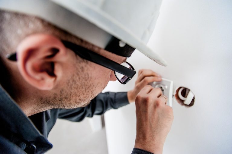 Lee más sobre el artículo Dictamen Eléctrico: requisitos, importancia y cumplimiento normativo con PROTEO