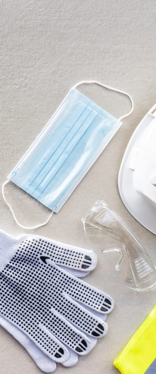guantes-de-construccion-de-seguridad-planos-y-mascarilla-medica